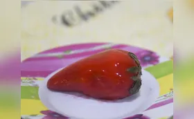 Morango do amor movimenta confeitarias em época de vendas baixas