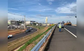 Trecho do viaduto da PUC é interditado para correções no asfalto
