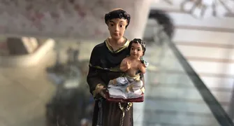 Promessas ao Santo Antônio: histórias reais de quem encontrou o amor com a fé