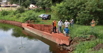 Imagem ilustrativa da imagem Barragem da nascente do Cabrinha está comprometida após vazamento