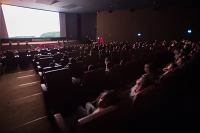 Imagem ilustrativa da imagem CNM alerta para as desigualdades de salas de cinema no Brasil