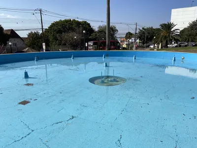 Praça Rocha Pombo: água parada e mau cheiro