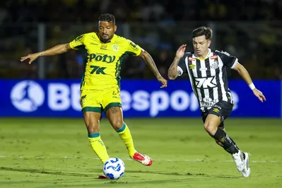 Imagem ilustrativa da imagem Com Neymar apagado, Mirassol goleia Santos