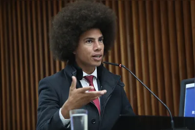 A defesa de Renato Freitas vai recorrer contra a punição e afirma que a investigação da Polícia Civil não indicou participação do deputado na invasão da Alep