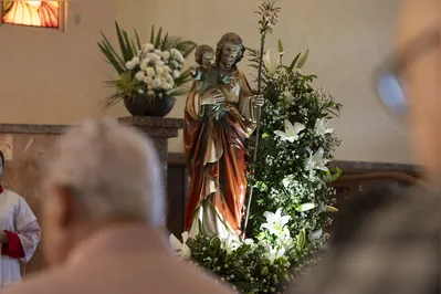 Católicos celebram Dia do Trabalhador com tradicional missa e benção das carteiras de trabalho