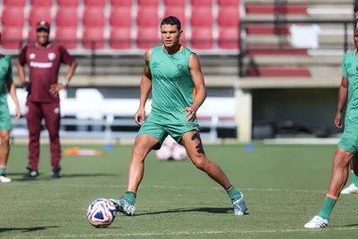 O Fluminense conta com a experiência do zagueiro Thiago Silva para conter o ímpeto do time africano