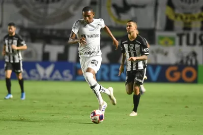 Imagem ilustrativa da imagem LEC fecha com zagueiro com passagem pelo Santos