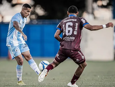 Titular do Londrina contra o Caxias no ano passado, Calyson estará do lado oposto no sábado
