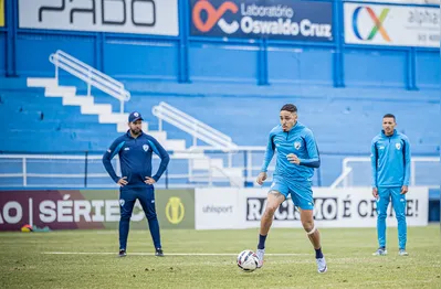 Imagem ilustrativa da imagem Londrina recebe o CSA em jogo que pode encaminhar vaga