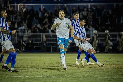Imagem ilustrativa da imagem Londrina vira sobre o CSA e vence mais uma no VGD