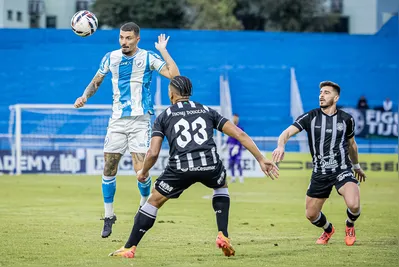 Imagem ilustrativa da imagem Londrina vira sobre o Figueirense e volta a vencer no VGD