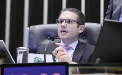Imagem ilustrativa da imagem Oposição quer derrubar novo decreto sobre IOF