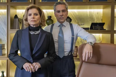 Odete Roitman (Débora Block) e Marco Aurélio (Alexandre Nero): novos vilões de "Vale Tudo" oferecem bons momentos ao remake que tem audiência também na Globoplay
