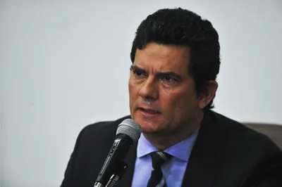 O ministro da Justiça e Segurança Pública, Sergio Moro, fala à  imprensa