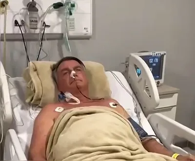 Imagem ilustrativa da imagem STF intima Bolsonaro no hospital após fazer live internado