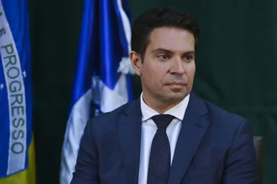 Alexandre Ramagem deve continuar respondendo por três crimes: golpe de Estado, organização criminosa armada e tentativa de abolição do Estado Democrático de Direito