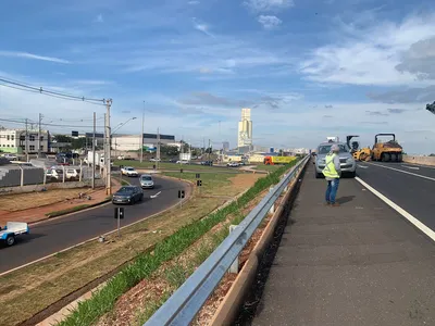 Imagem ilustrativa da imagem Trecho do viaduto da PUC é interditado para correções no asfalto