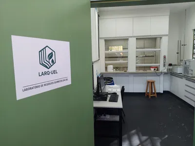 Laboratório de Resíduos Químicos da UEL: investimento de R$ 50 mil