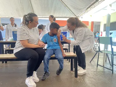Imagem ilustrativa da imagem Vacinação nas escolas começa na zona norte de Londrina