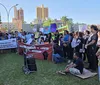 Entidades voltam a protestar contra cortes na assistência social