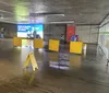 Goteiras tomam conta da entrada da Rodoviária de Londrina