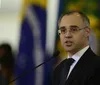 Ministro do STF bloqueia R$ 389 milhões de sindicato
