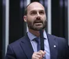 Moraes envia denúncia contra Eduardo Bolsonaro para Hugo Motta