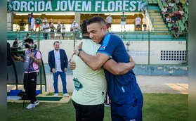 Após vitória do Londrina, Roger revela ligação e se emociona