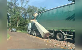 Caminhão derruba portal histórico da Colônia Esperança de Arapongas