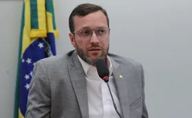 Com dificuldades na Câmara, Tiago recorre a Filipe Barros