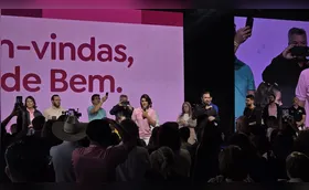 Em Londrina, Michelle defende Bolsonaro e mulheres na política