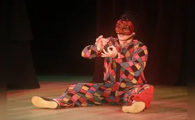Grupo italiano traz a Commedia Dell'Arte a Londrina