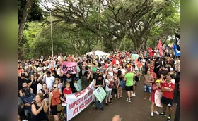 Londrinenses ocupam o Zerão em domingo de protesto