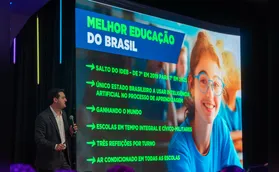 Palestra de Ratinho Junior em evento tem clima de campanha