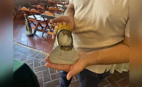Vândalos destroem imagens de santos em loja de Londrina