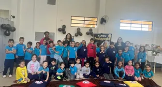 Alunos cumprem um desafio: fazer um 'Jornal Incrível'