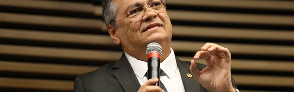 Imagem ilustrativa da imagem Dino aciona PF após TCU apontar R$ 55,4 milhões em emendas suspeitas