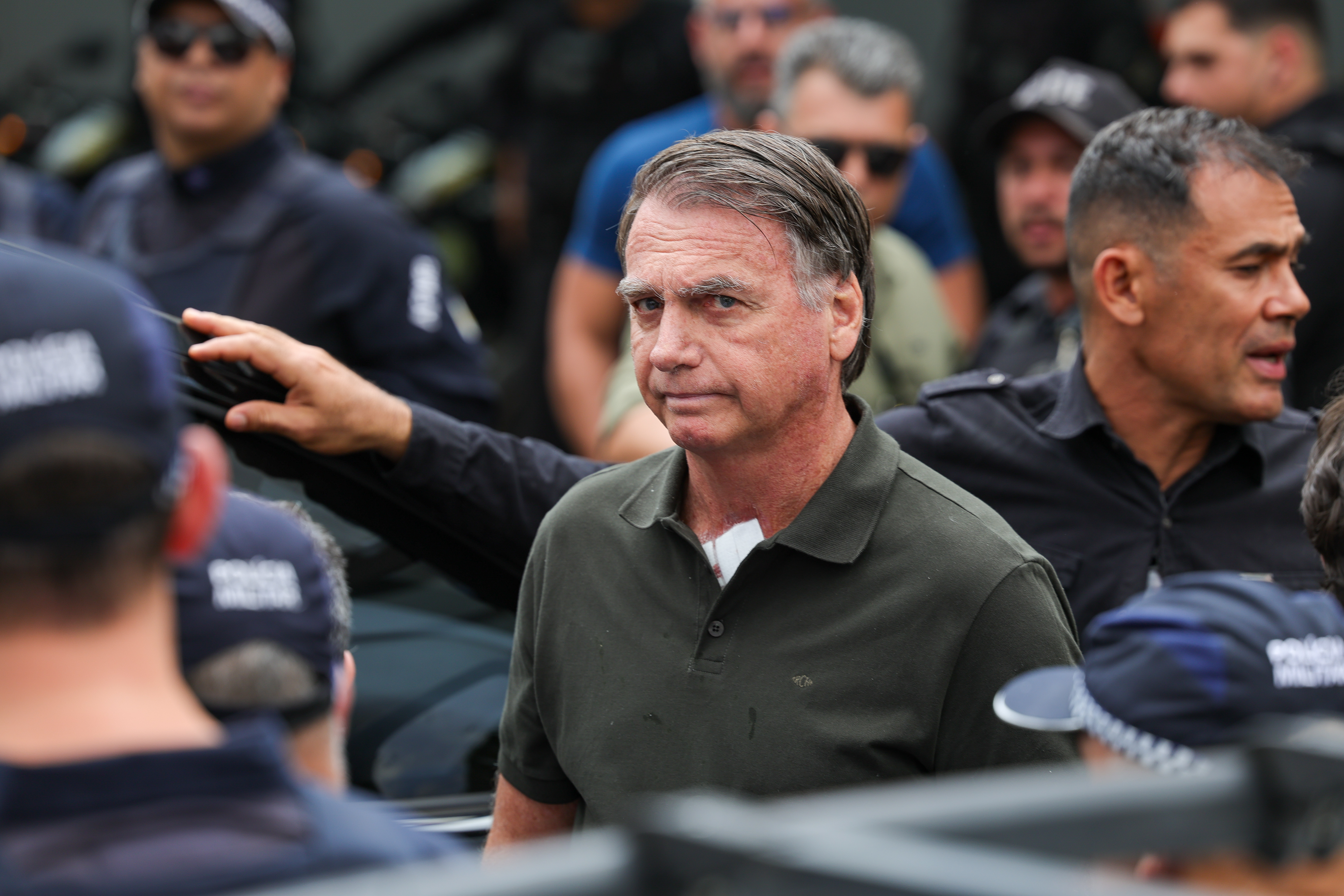 Defesa cita novos fatos e pede revisão da condenação de Bolsonaro