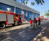 Incêndio destrói depósito de supermercado em Cambé