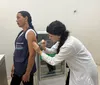 Profissionais de saúde são imunizados contra dengue em Cambé