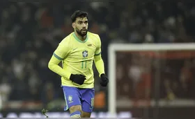 Flamengo quer Paquetá e Corinthians acerta retorno de volante