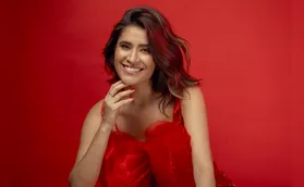 Carla Casarim faz show gratuito em Londrina