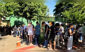 Fila para regularização eleitoral dobra quarteirão em Londrina