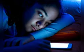 Por que os adolescentes estão dormindo menos?