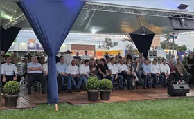 Tom de campanha marca abertura da ExpoLondrina 2026