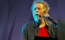 Tom Zé faz show histórico para cerca de 6 mil pessoas em Londrina
