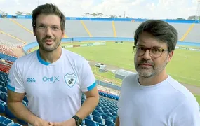 Tiago Amaral e Bellintani visitam estádio do Café