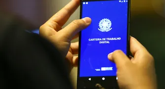 Desemprego cai, mas emprego perde força como capital político