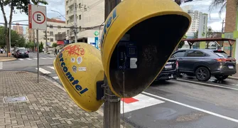 Orelhões completam 54 anos no Brasil com os dias contados