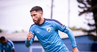 Lucas Marques pede "cabeça fria" ao Londrina para buscar o título